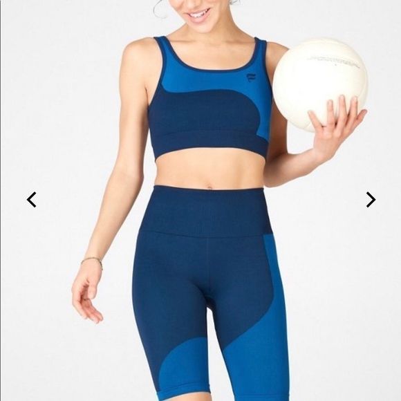 Like new Fabletics extended 3 piece outfit - Picture 8 of 16